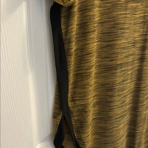 Suzie In The City Green and Black Relaxed Fit Tee - Picture 5 of 9